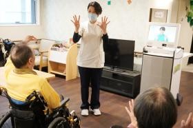 リハビリや栄養管理など多くの職種が協力しケアにあたっています