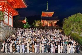 着物を楽しむ会 １６０回開催 清水寺貸切
