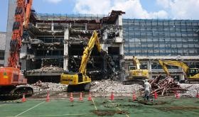 土佐女子中高等学校の校舎解体工事中の写真です！