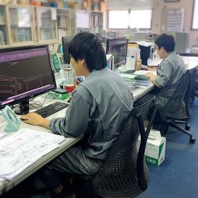 機械設計職：ＣＡＤを用いた機械設計作業