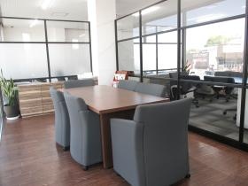 熊本本社／２階打合せスペース