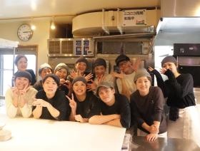 幅広い年齢層のスタッフが活躍しています！