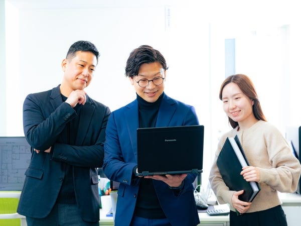 営業・仕入・設計が密に連携し、新規企画案件を組成していきます。