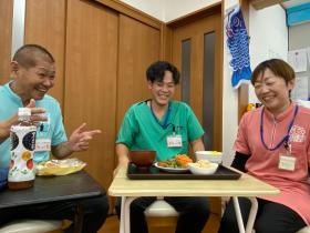 休憩は１時間しっかりと取れます