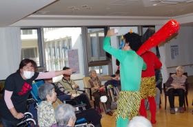 イベント（この写真は節分ですね。ちなみに緑鬼は施設長♪）