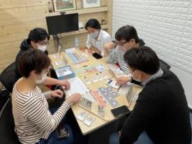 研修はボードゲームを使って、楽しく学びます。