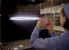 製品であるレンズは全品検査します