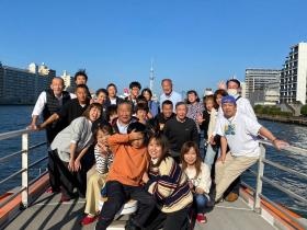 お客様の笑顔を追求する集団です