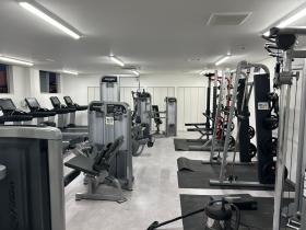 従業員の健康意識を高める為、トレーニングジムを設置！！