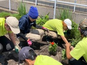 花壇作業の様子