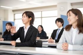 初めてでも研修が充実
