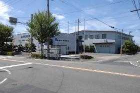 愛知県犬山市にある本社工場の外観です