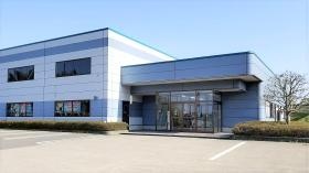 梱包物流センターの事務所、倉庫です