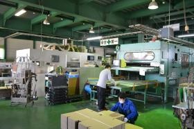 トムソン（抜き加工）の作業風景