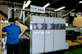 印刷機の作業風景