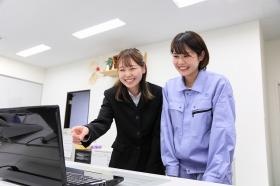 事務所管理スタッフ 働く様子