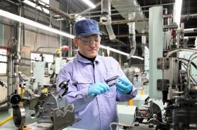 精密加工部門 働く様子