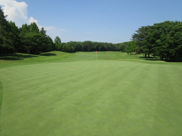 ゴルフ場コース管理スタッフ・草刈りや落ち葉清掃等の簡単な（普通自動車免許・AT限定相談可）