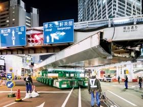 桁据付（明治通りにて）