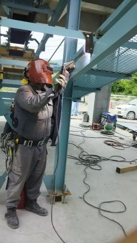 コンベア補修（アーク溶接）