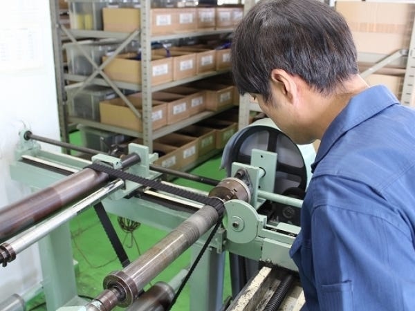 ピッキング作業以外にもベルトカットなど様々な仕事もあります。