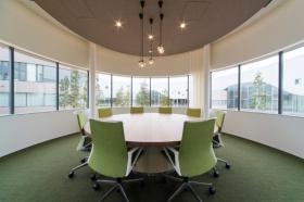 富山ＢＰＯタウン（会議室）