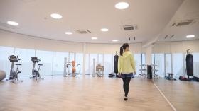 トレーニングジム（無料／シャワールームや更衣室完備）