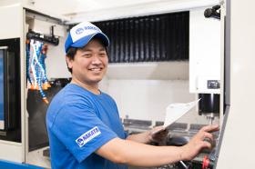 マシニングセンタ加工の仕事風景