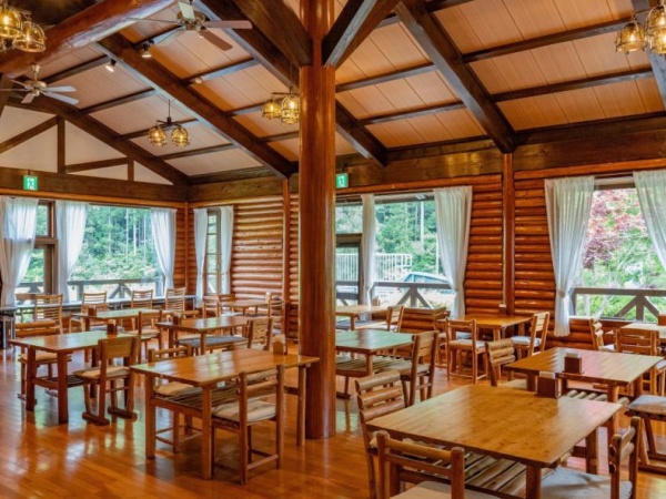 地元の食材を使用したお食事も提供しています