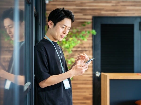 webマーケティング・SNS動画マーケティング営業職・SNSを武器に稼ぐ営業職（未経験OK・学歴や職歴に自信がない方も大歓迎）