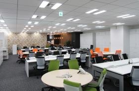 東京オフィス内はフリー席♪