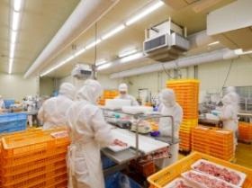 パックセンターでのパック詰め作業