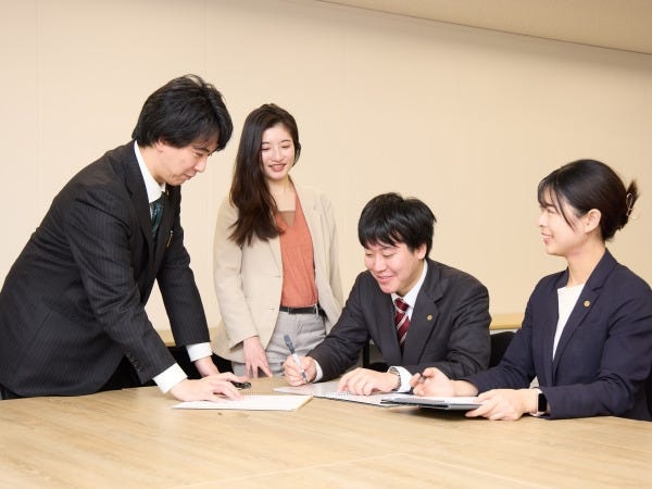 法律事務（淀屋橋事務所勤務）