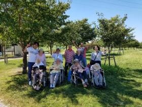 天気がいいので公園に外出です！