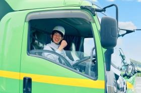 丸栄運輸の「緑のトラック」