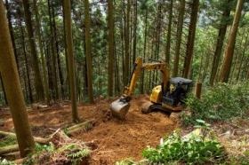 森林作業道開設の様子