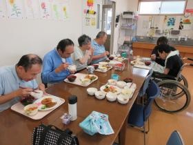 介護：食事風景