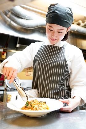 調理や接客のスキルが身に付きます