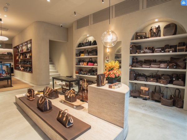 販売スタッフ・販売職・ヴィンテージブランド品販売