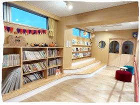 優しい光が差し込む絵本ライブラリー！