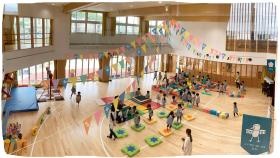 天気の悪い日も身体をおもいっきり動かせる広い遊戯室！