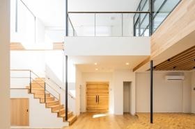 新築社屋玄関ホール