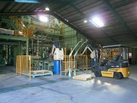 工場内 中央部 製品出口付近