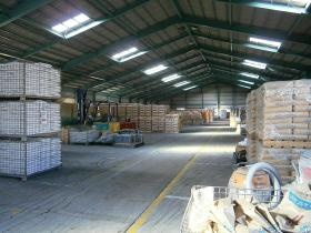 工場内 西側 製品等置き場