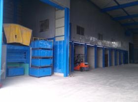 各ブースに選別した廃棄物