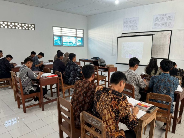 海外現地での指導風景です。
