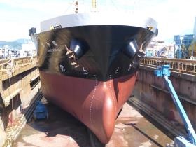 世界一大きな工業製品「船」をつくるドック画像