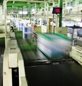 ロボット・機械の導入により、自動化を進めています