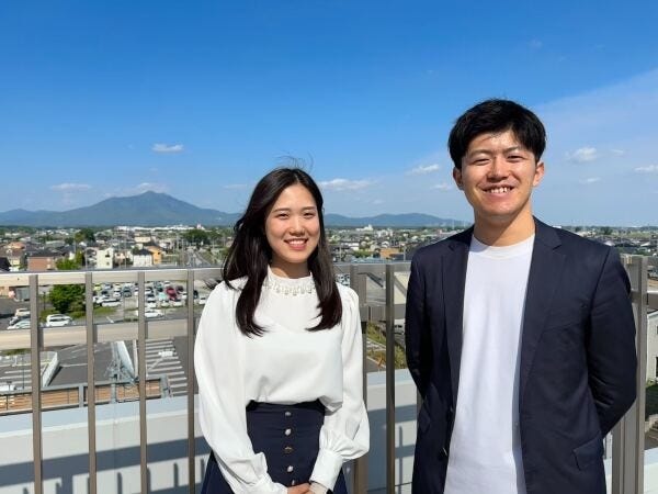 入社後は私たちと一緒に働きます！この写真は自治体の研修に行った際に、職員の方のご好意で撮影していただきました?