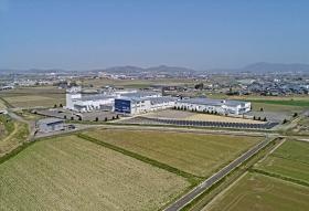 本社・鯖江工場外観